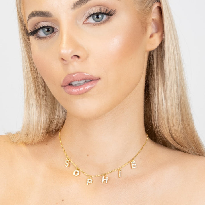 Halsband Lustrous Letter Luxe